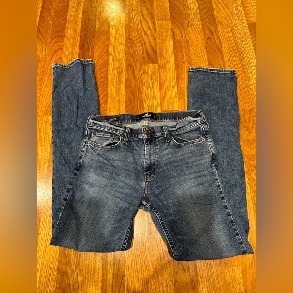 Men’s Hollister Slim Straight Jeans - Picture 3 of 4